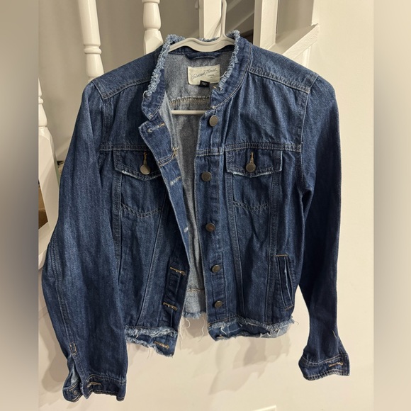 Universal Thread Jean jacket - Picture 1 of 3